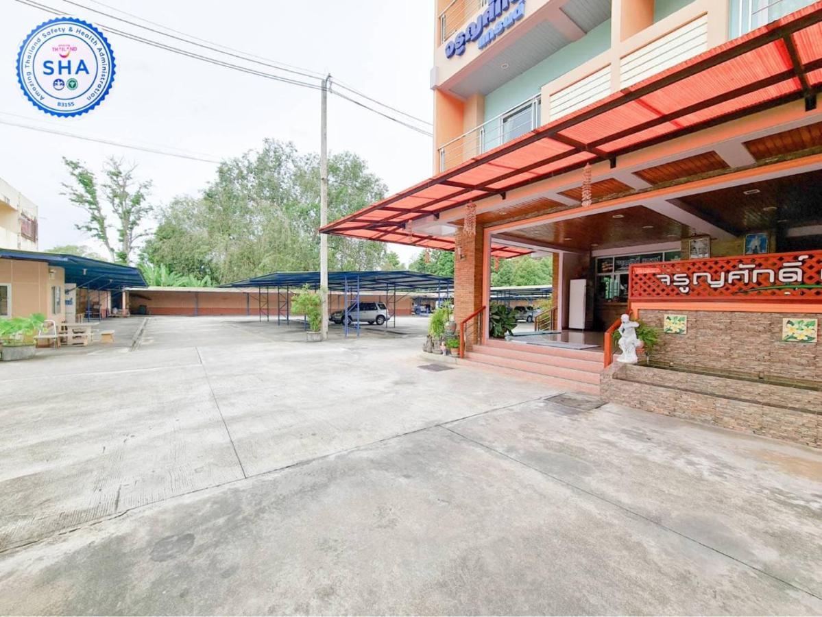 Hotel Jaroonsak Grand à Trang Extérieur photo
