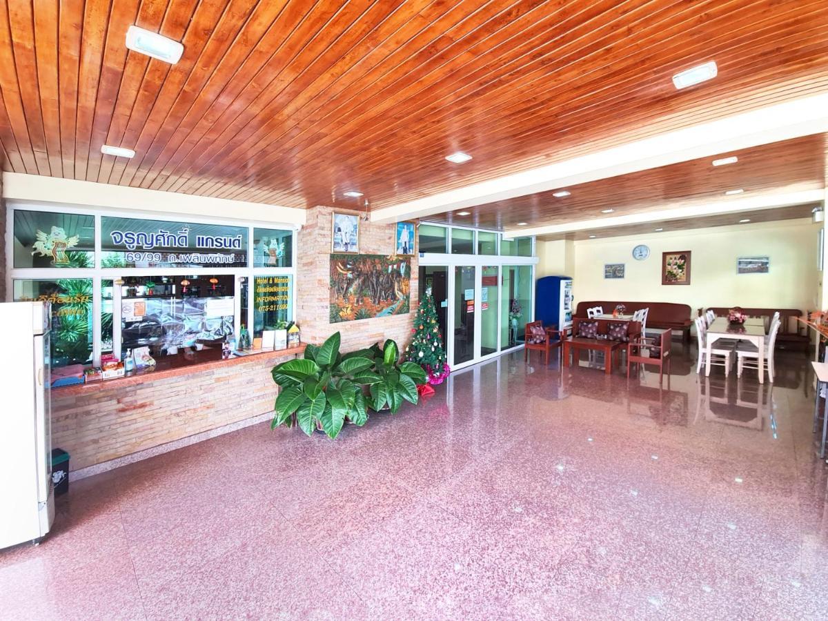 Hotel Jaroonsak Grand à Trang Extérieur photo